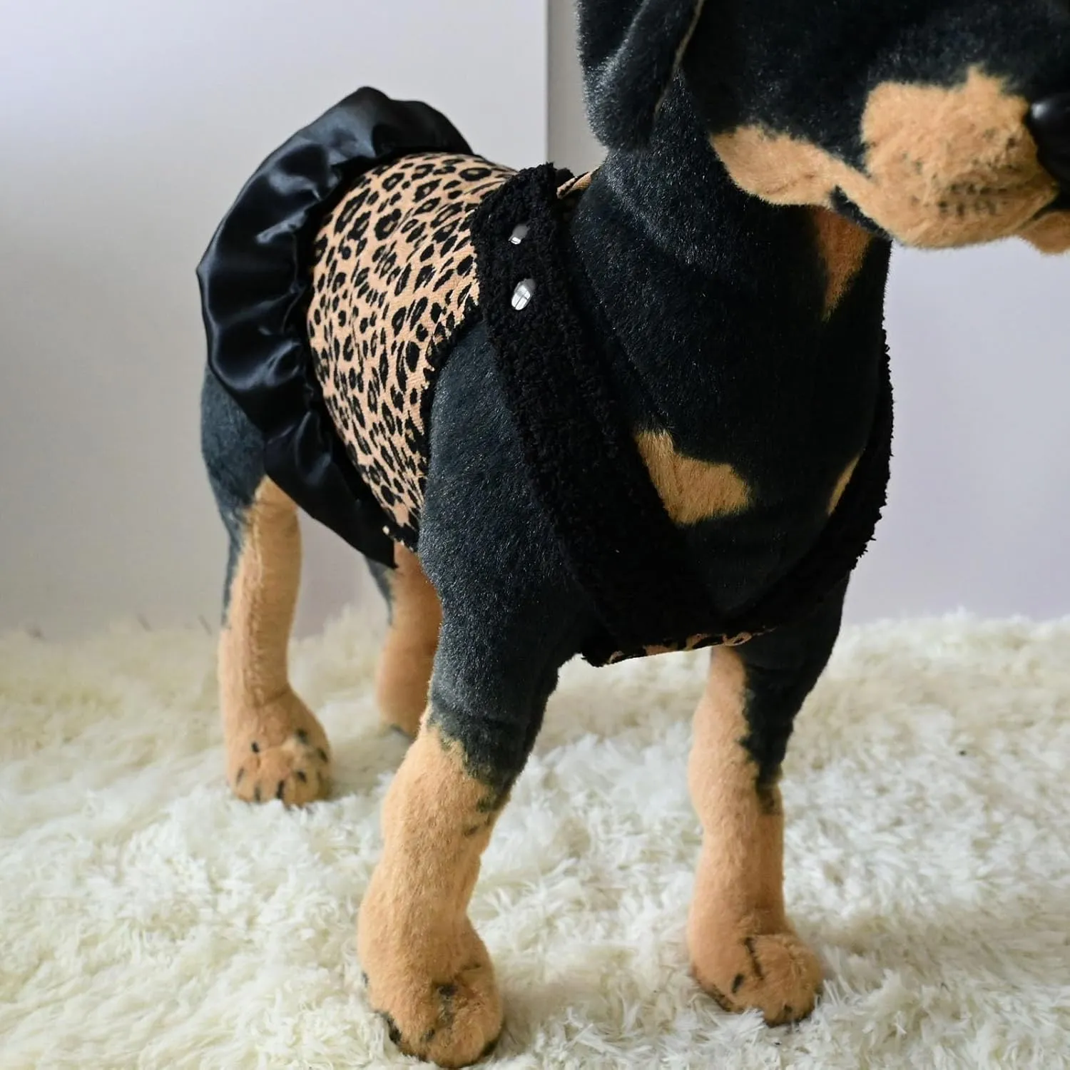 HDKUW Small Dog Dresses with D-Ring & Plush Lining, Leopard Print Cozy Fleece-Lined Puppy Outfits for Small Dogs, Cold Weather Fashion Pet Clothes for Daily Walks/Holiday Parties S